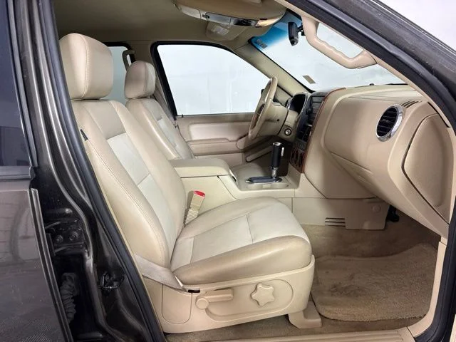 Used 2006 Gray Ford Eddie Bauer image 4