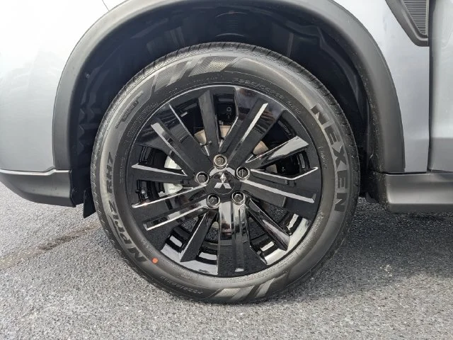 New 2027 Gray Mitsubishi 2.0 LE image 34