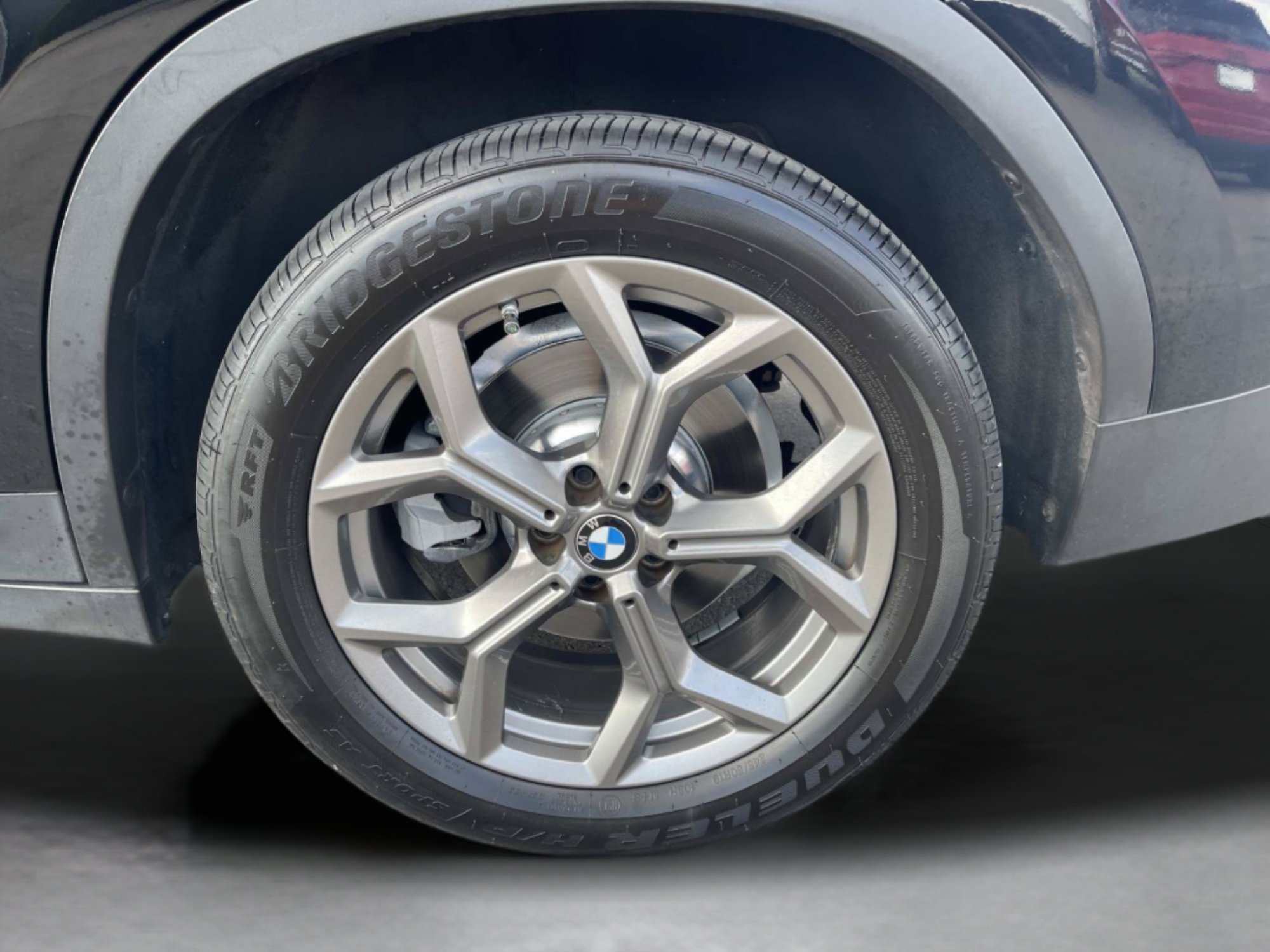 Used 2022 Jet Black BMW sDrive30i image 11