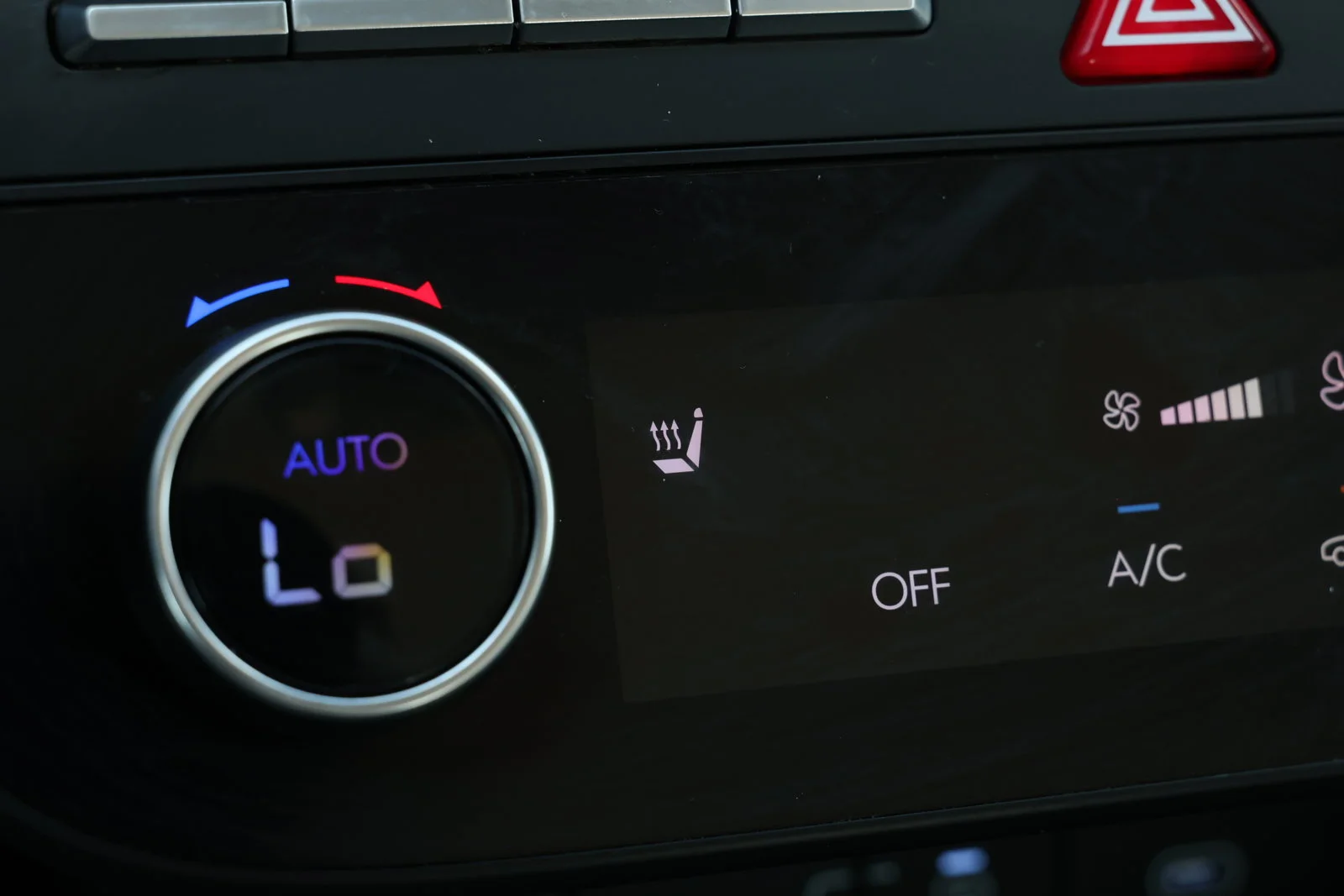 Used 2025 White Hyundai SEL image 3