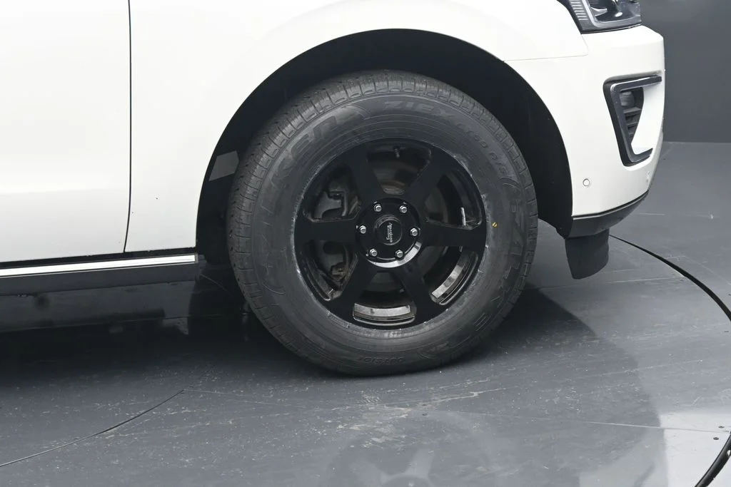 Used 2021 White Ford Limited image 11