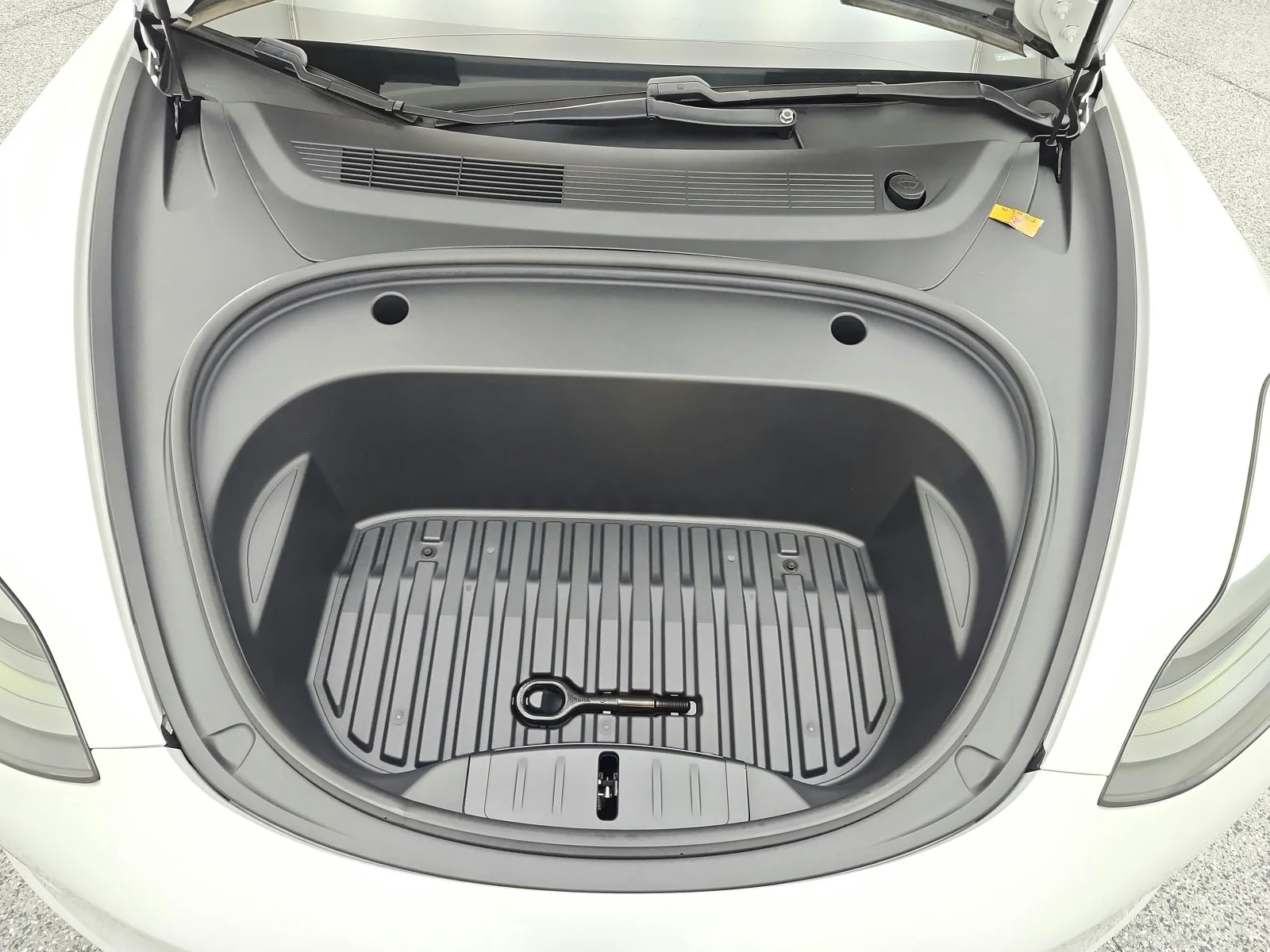 Used 2021 Pearl White Multi-Coat Tesla Standard Range Plus RWD image 15