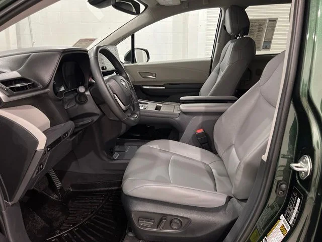 Certified Used 2024  Toyota XLE image 9