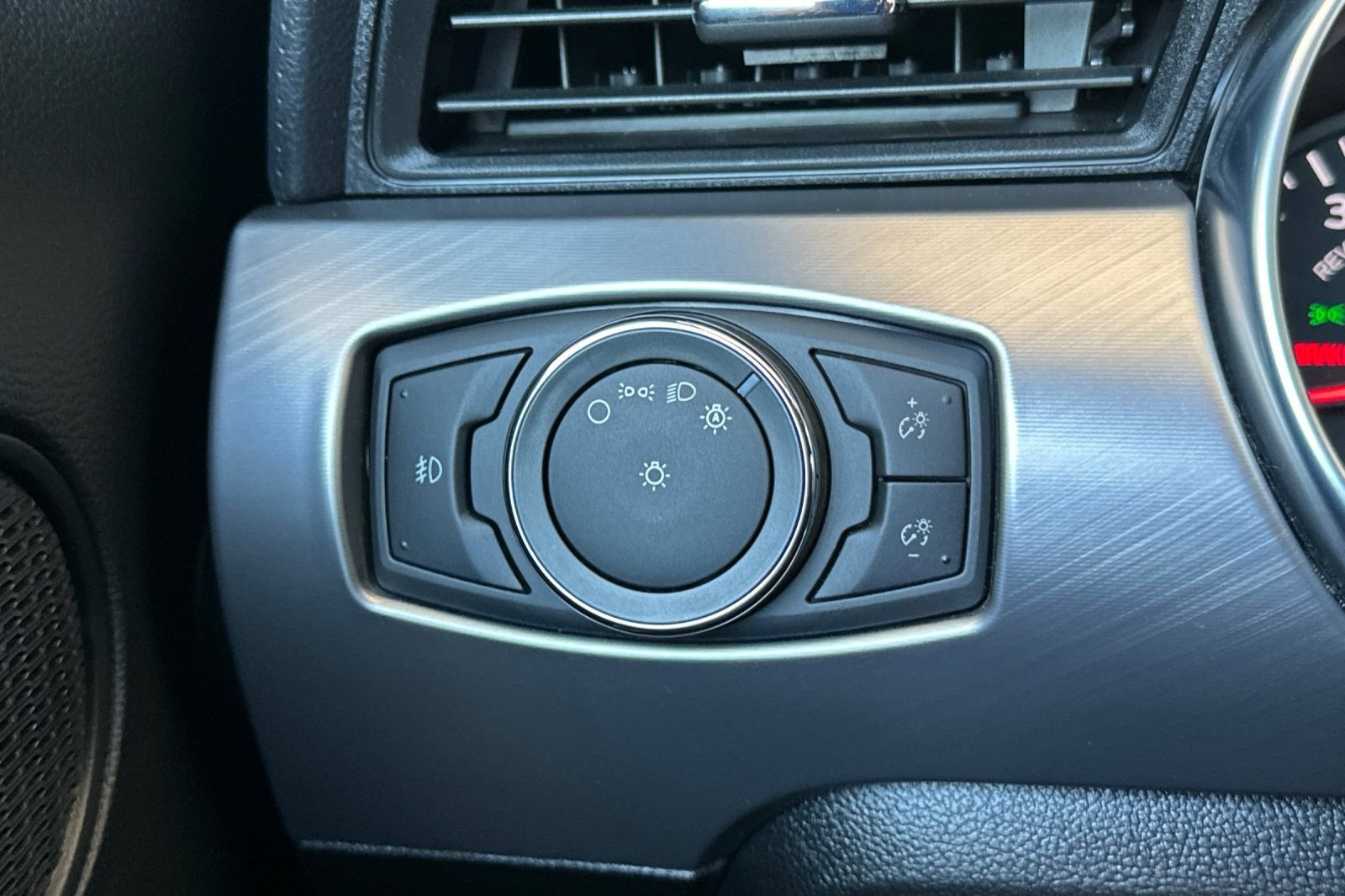 Used 2022 White Ford GT Premium image 28