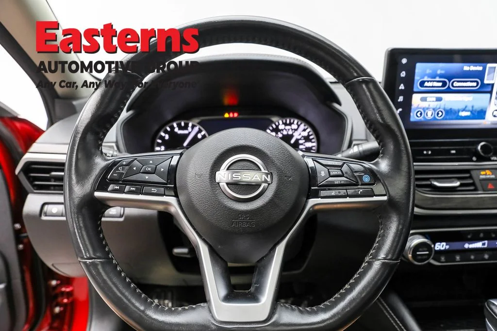 Used 2023 Red Nissan 2.5 SL image 10