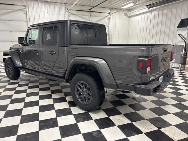 New 2026 Granite Crystal Metallic Clear-Coat Exterior Paint Jeep Sport S image 3