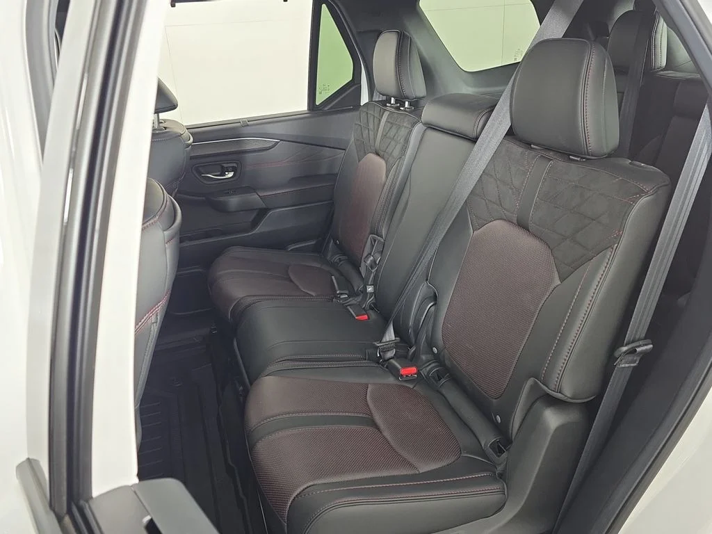 Certified Used 2026 Solar Silver Metallic Honda Black Edition image 27