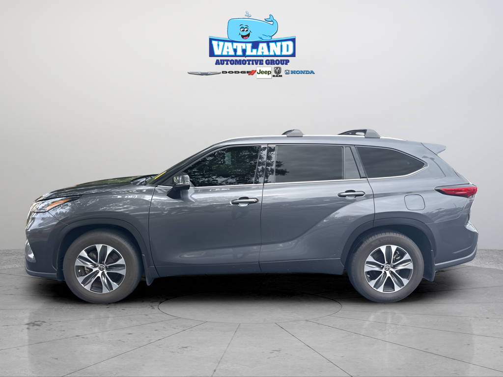 Used 2020 Gray Toyota XLE image 43