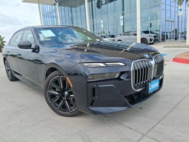 2023 BMW 7 Series 740i