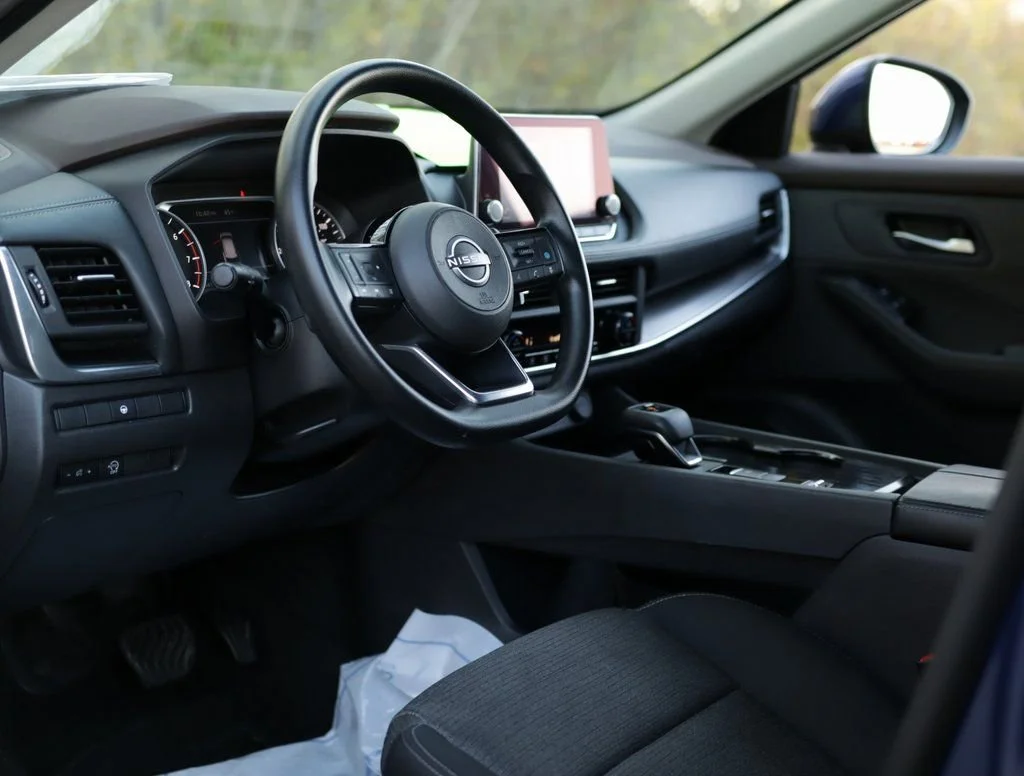 2023 Nissan Rogue SV - Photo 9