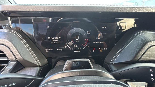 2025 GMC Yukon AT4 Ultimate - Photo 13