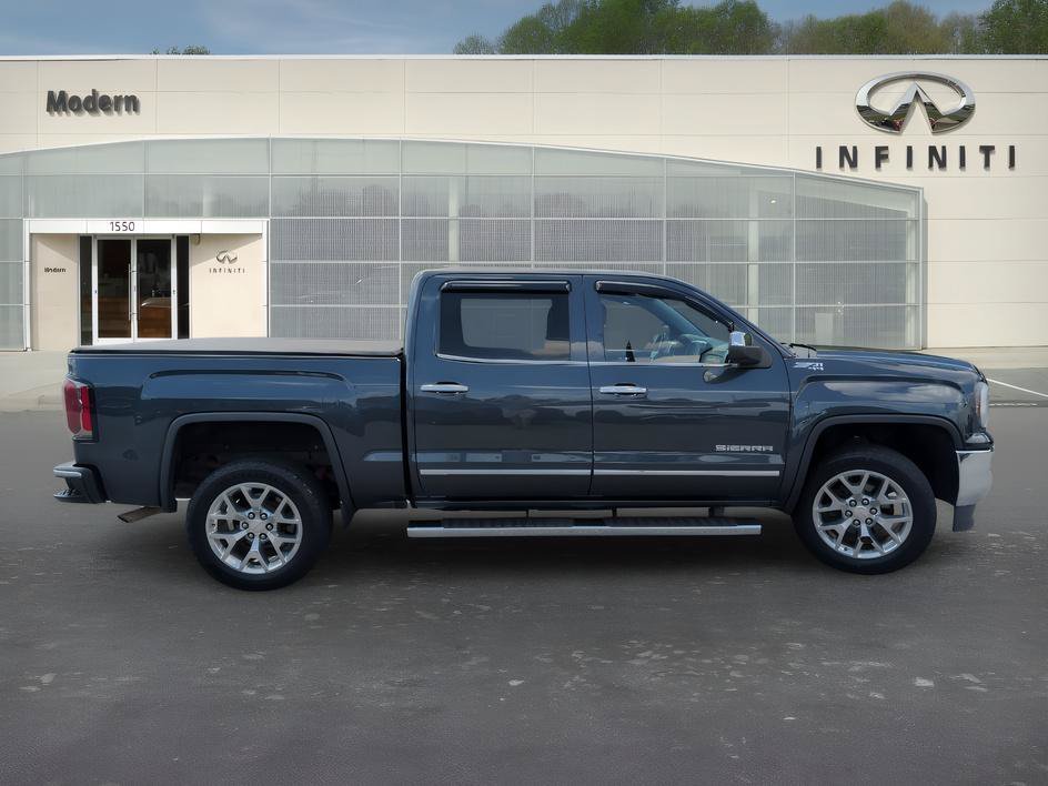 Used 2018 Dark Slate Metallic GMC SLT image 3