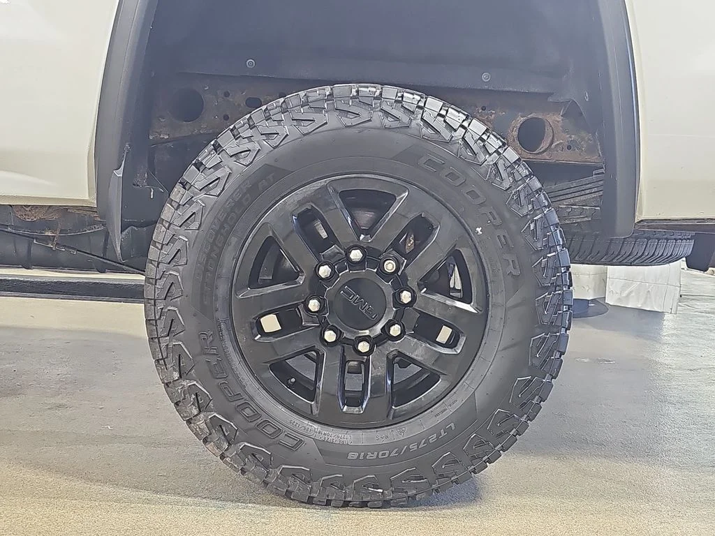 Certified Used 2018 White GMC SLT image 37