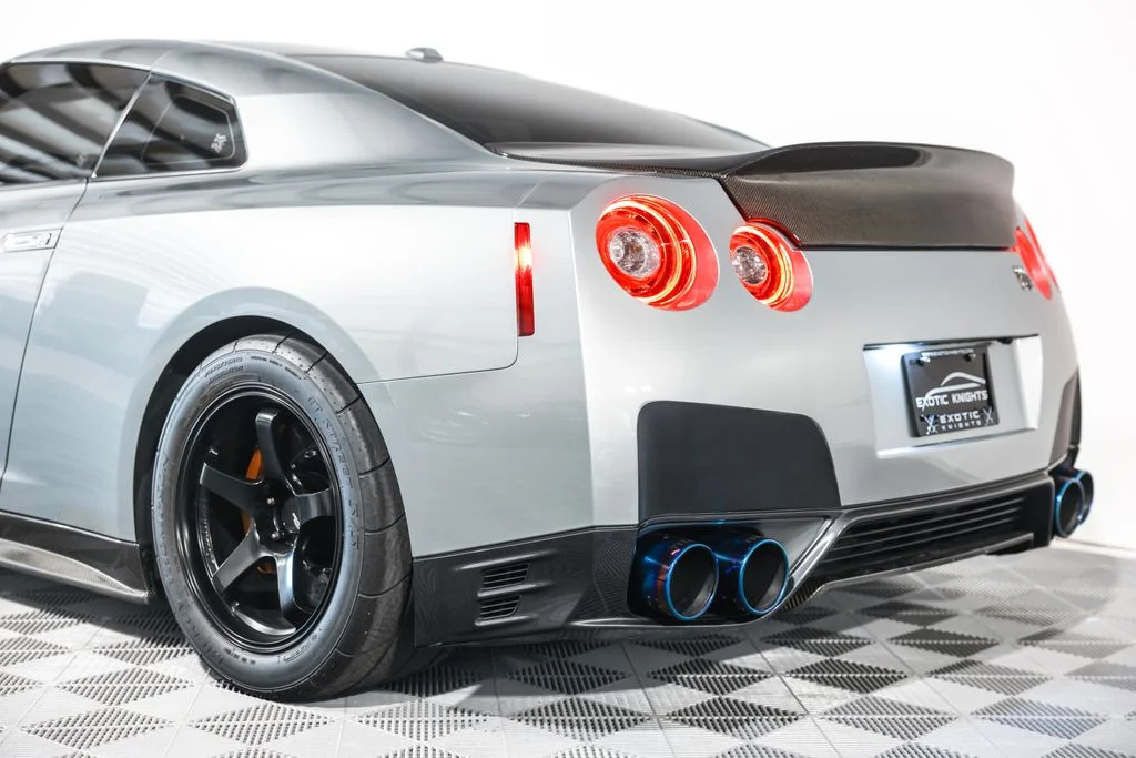 Used 2015 Silver Nissan Black Edition image 18