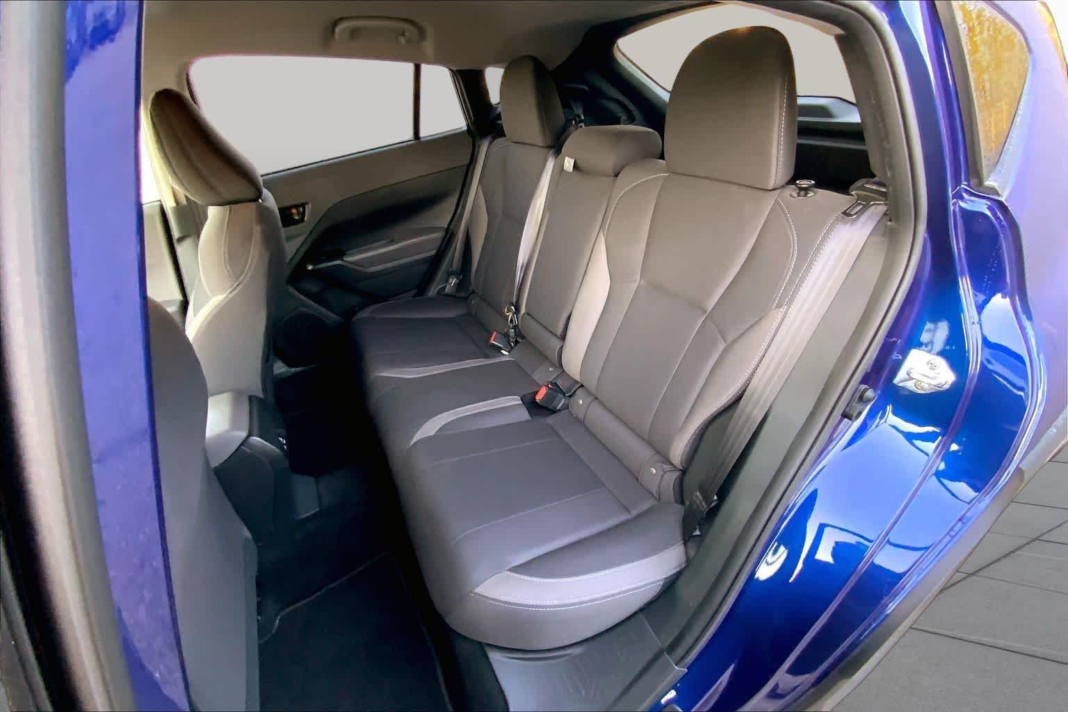 Used 2025 Sapphire Blue Pearl Subaru Premium image 18