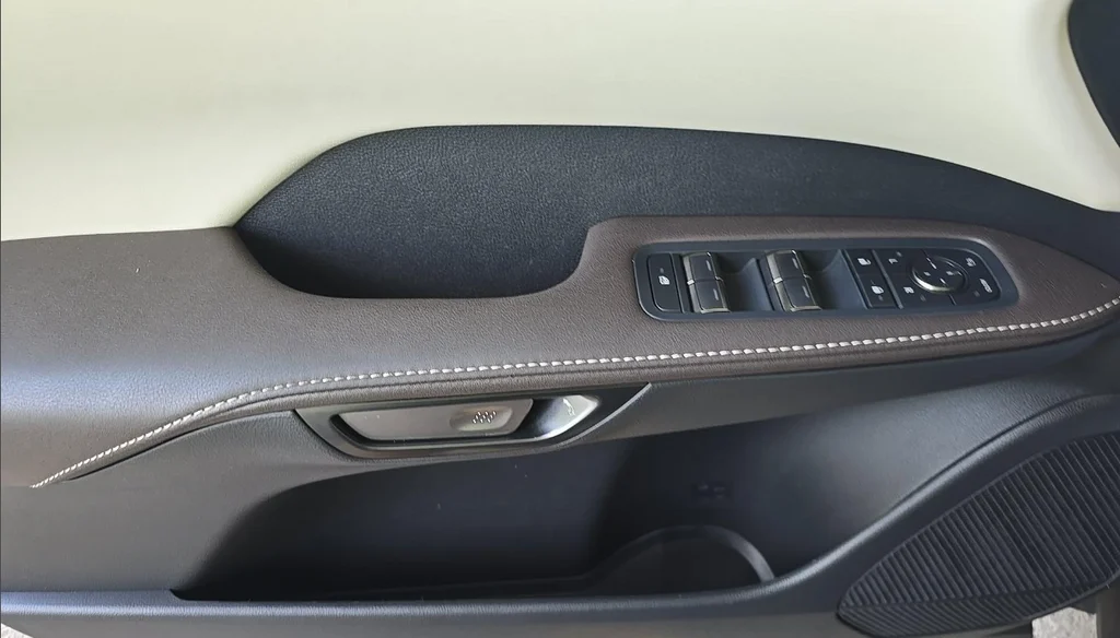 Used 2023 Black Lexus 350 Premium image 15