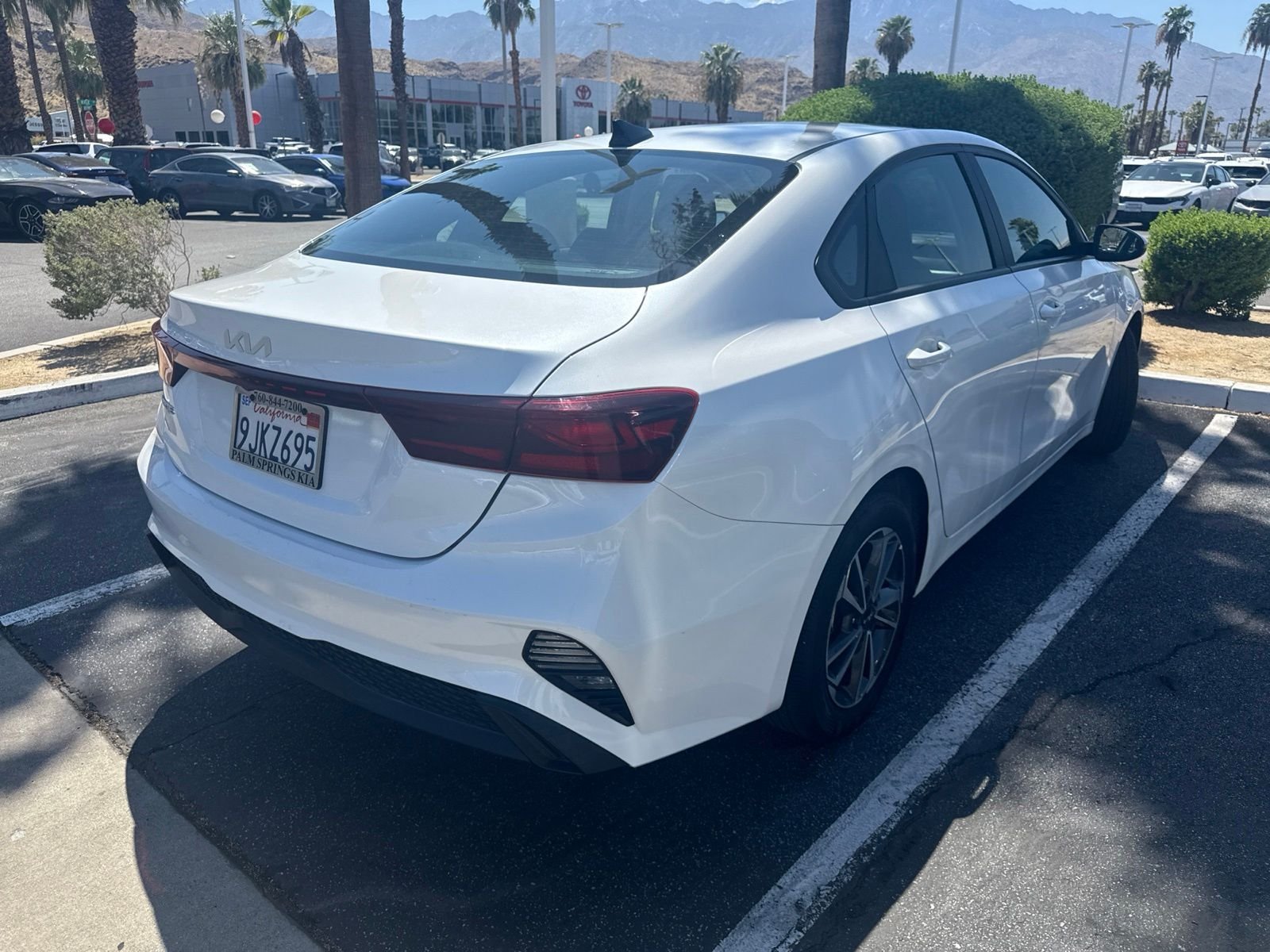 2023 Kia Forte LXS AT's photo