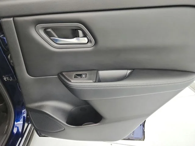 Used 2025 Blue Nissan SV image 43