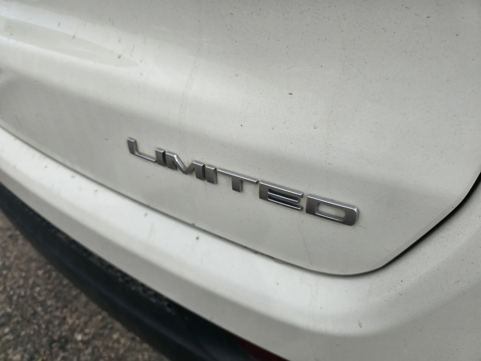 Used 2019 White Clearcoat Jeep Limited image 12