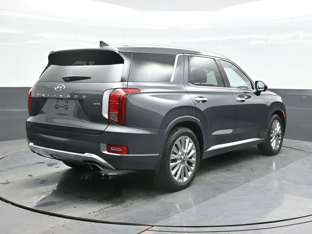 Used 2020 Green Hyundai Limited image 9