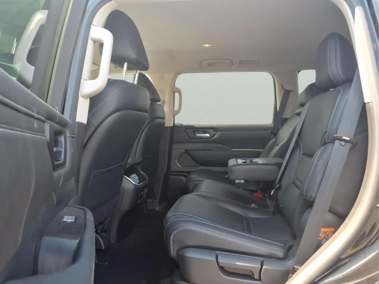Used 2025 Super Black Nissan SV image 11