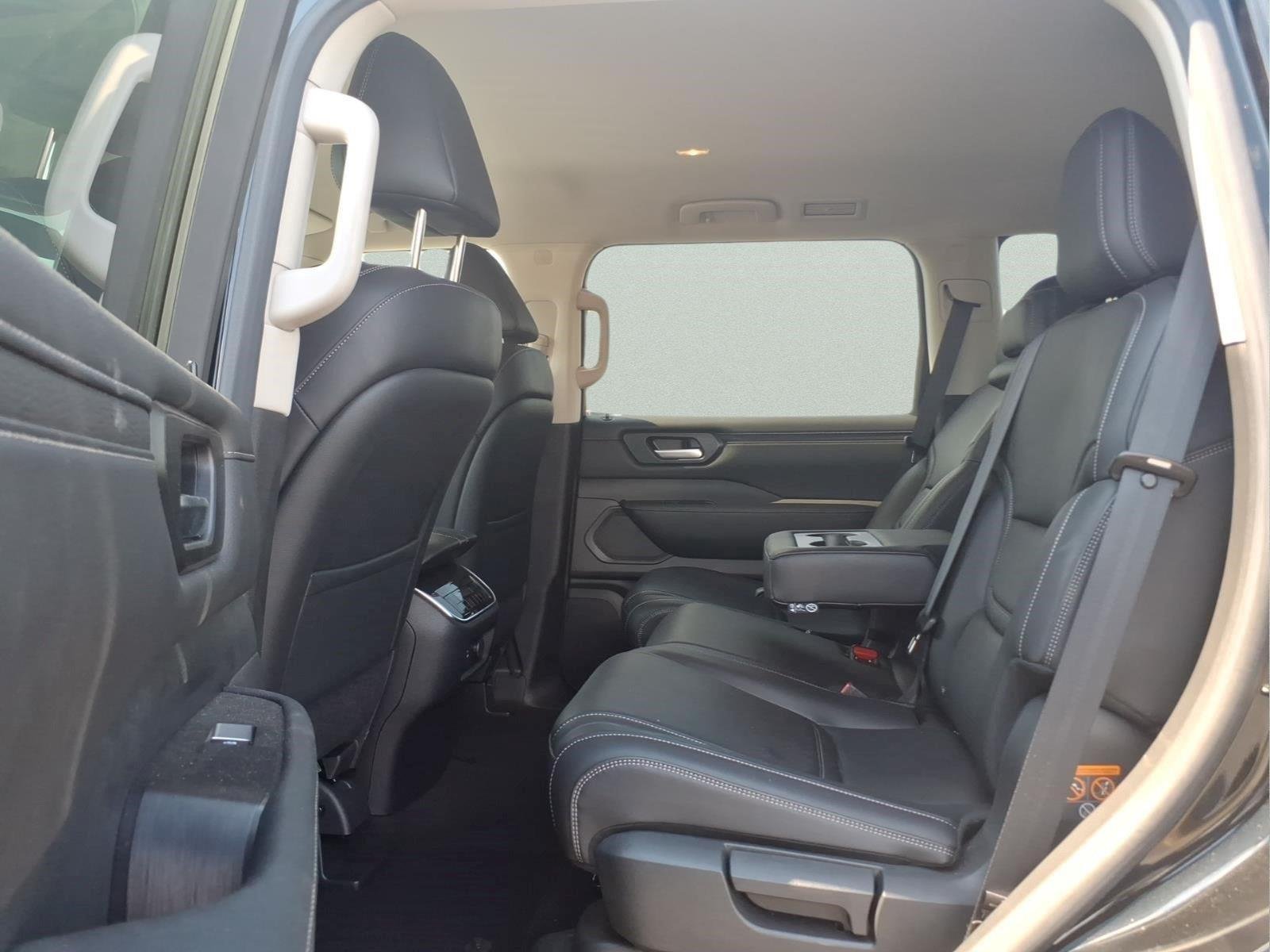 Used 2025 Super Black Nissan SV image 11