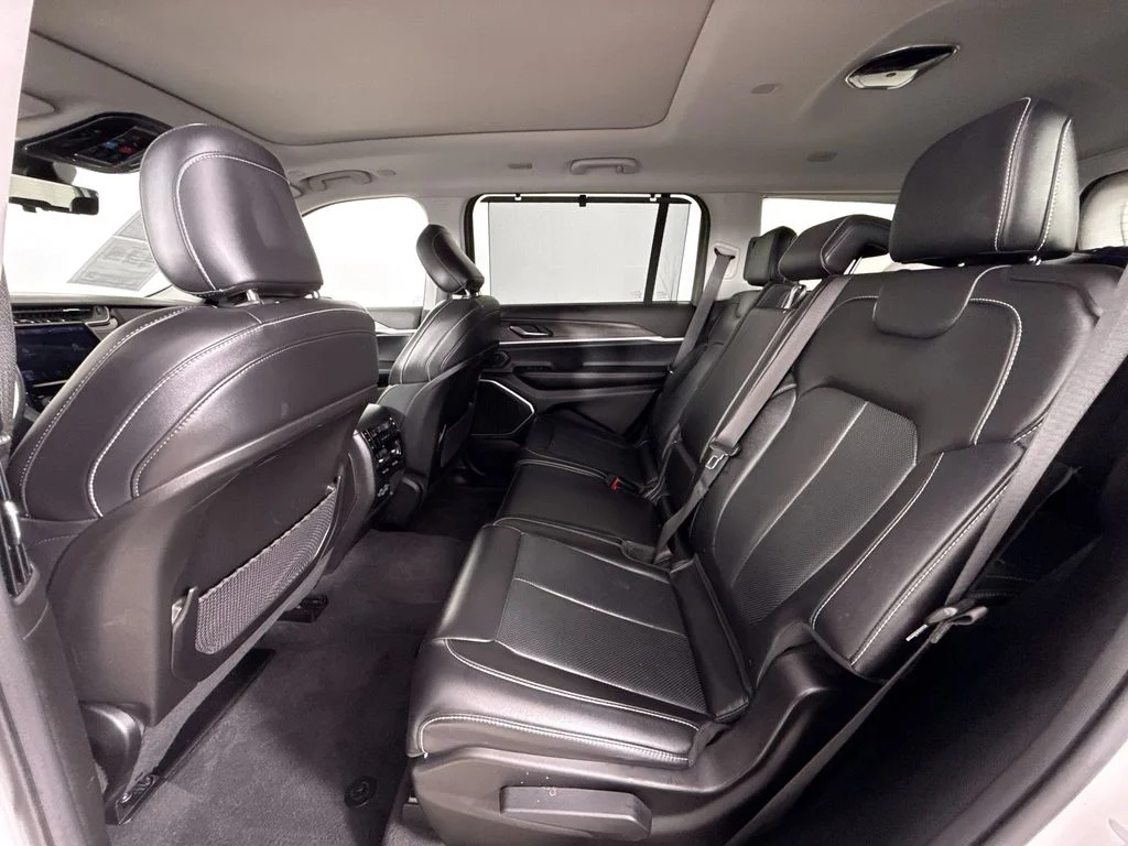 Used 2022 White Jeep Limited image 23