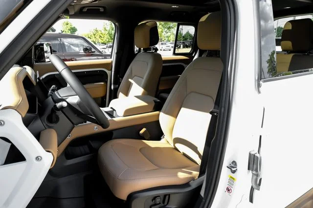 New 2026 White Land Rover S image 37