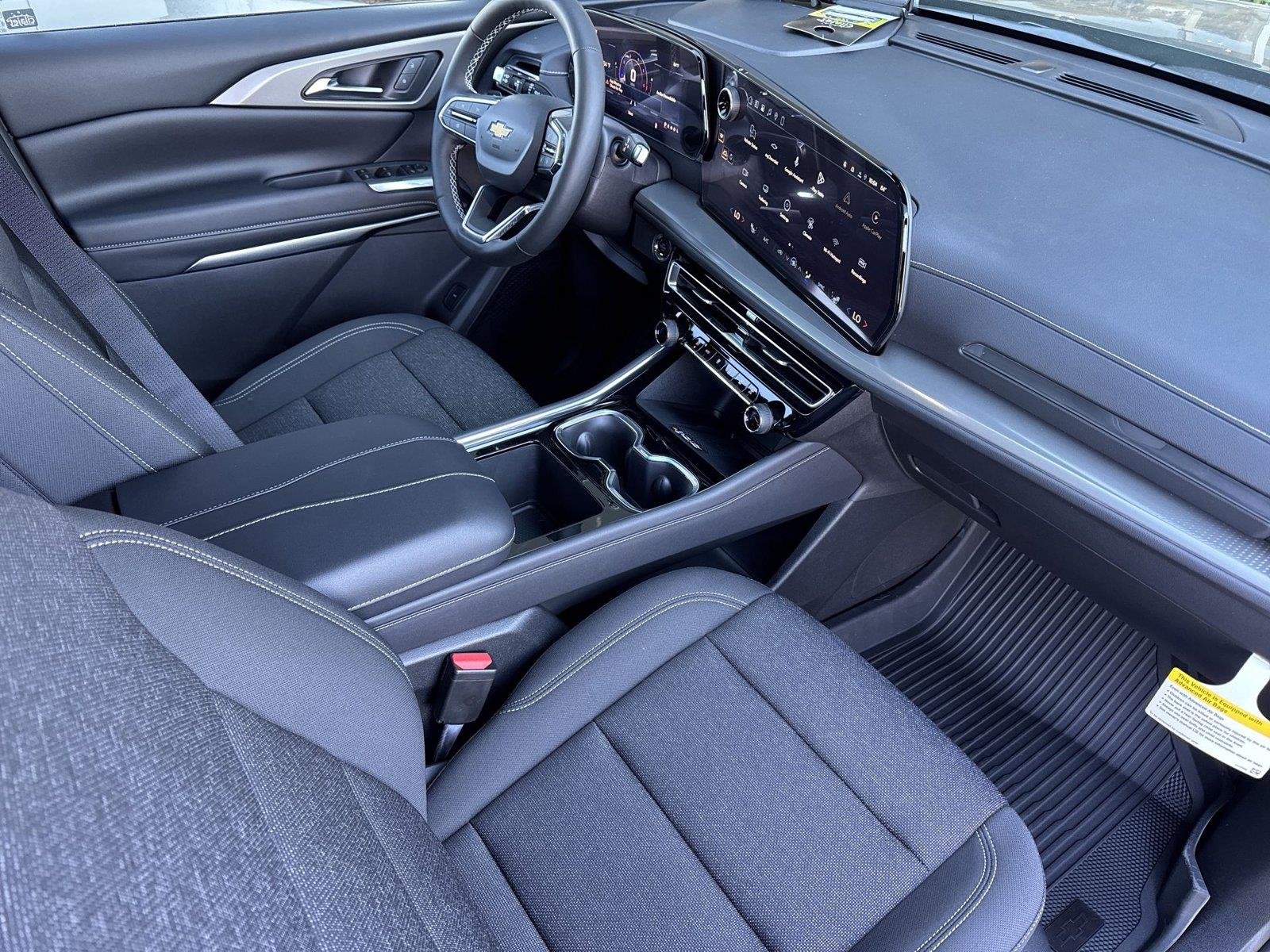 2027 Chevrolet Traverse LT - Photo 36
