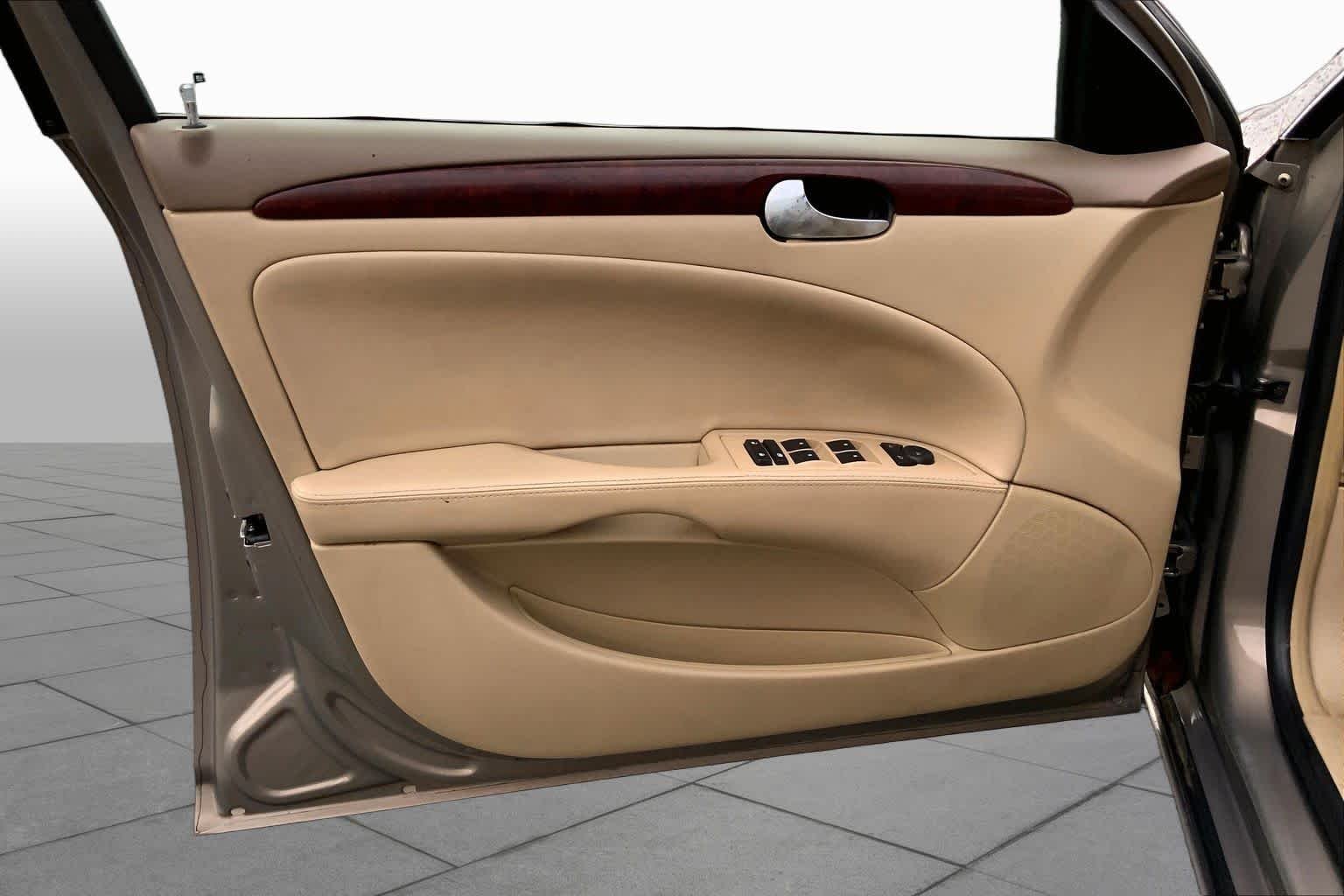 Used 2006 Sandstone Metallic Buick CX image 20