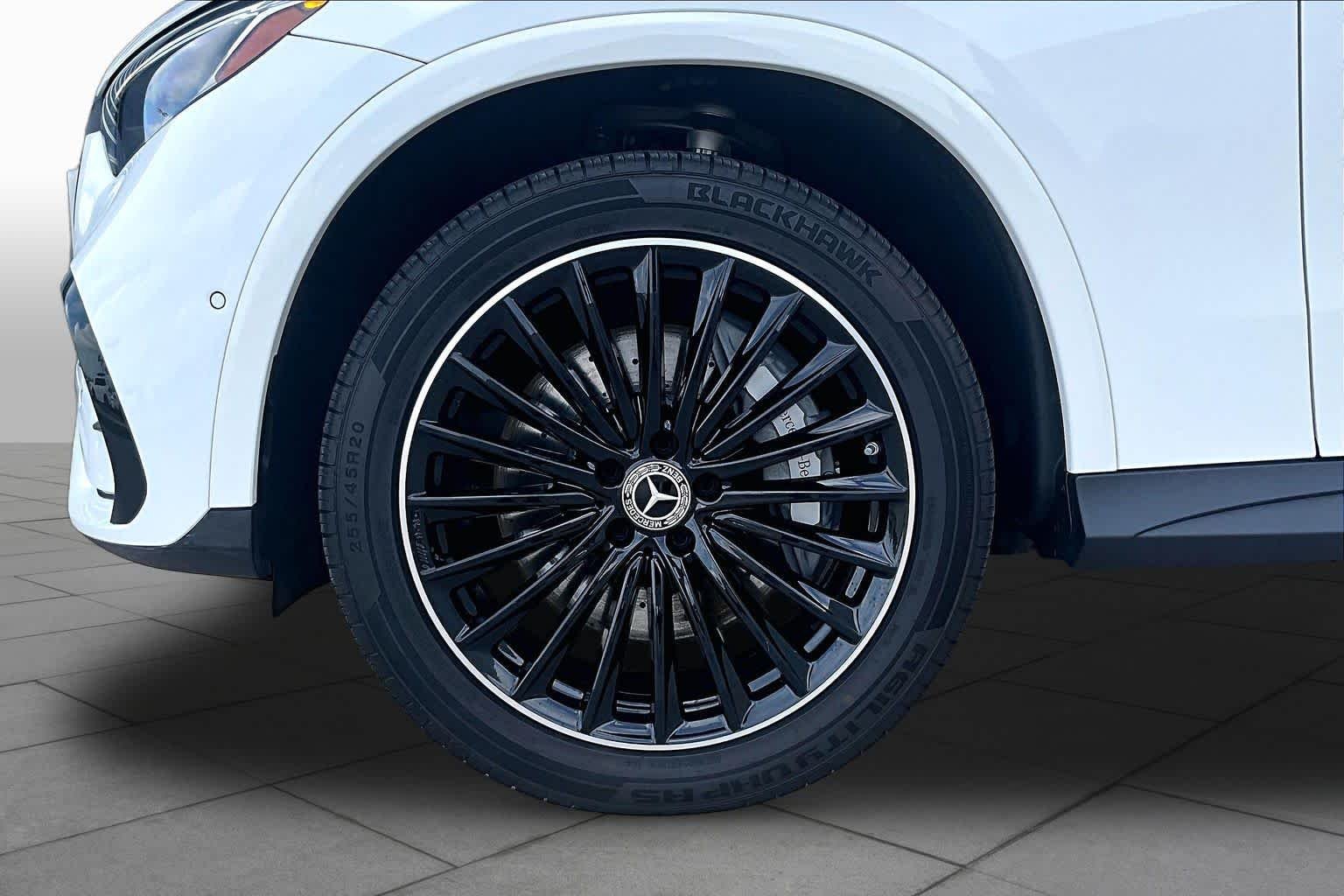 Used 2025 Polar White Mercedes-Benz GLC 300 image 11