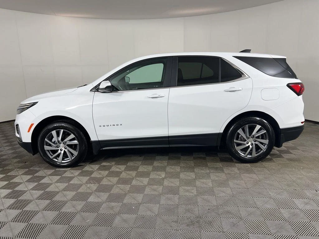 Used 2024 Summit White Chevrolet LT image 8