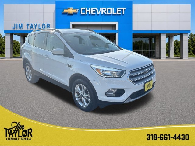 Used 2018 White Ford SE image 1
