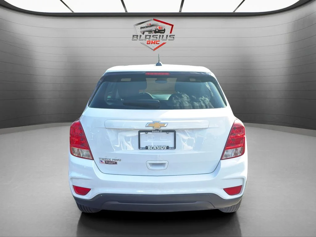 Used 2018 White Chevrolet LS image 4
