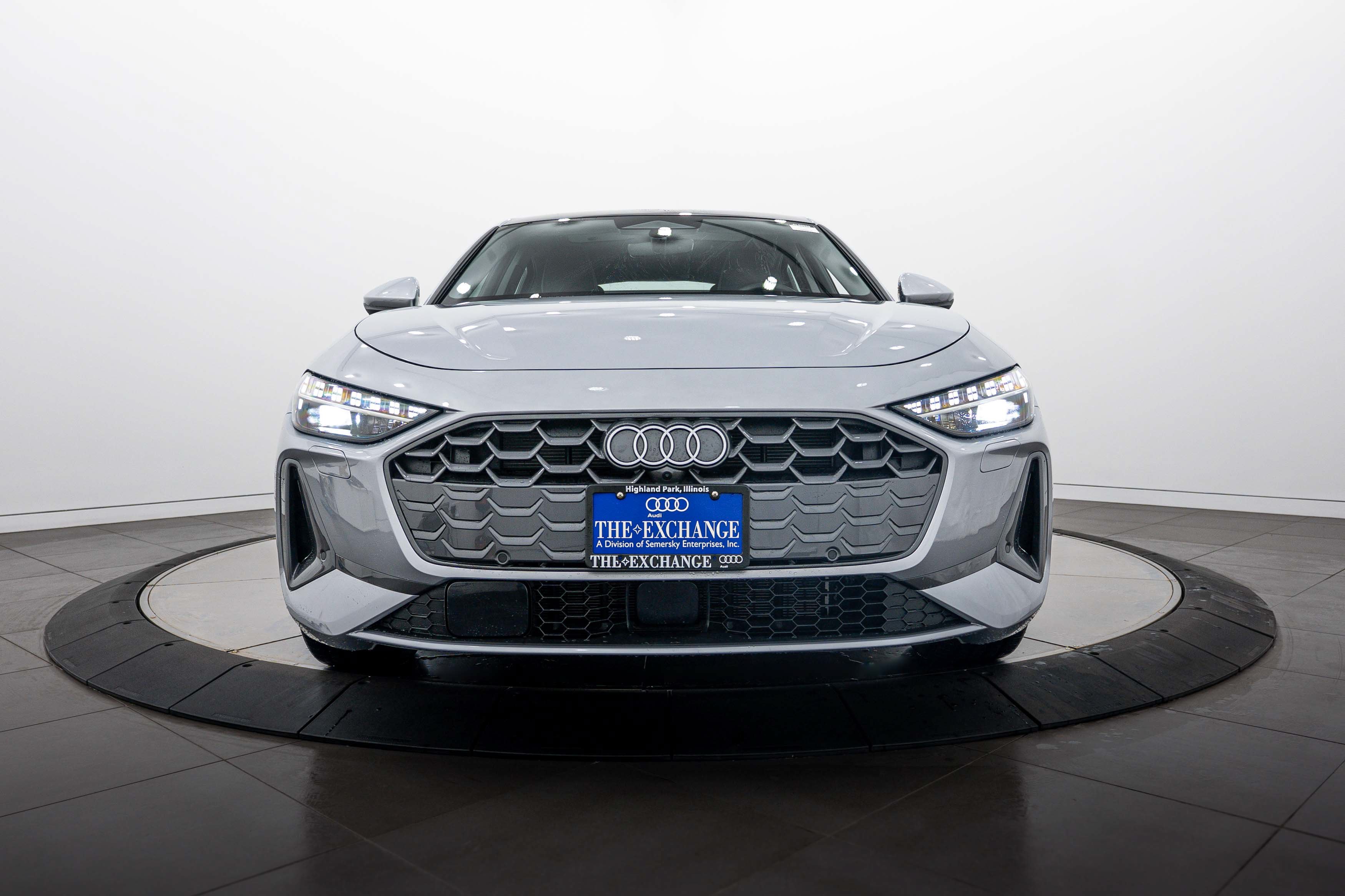 Used 2025 Florett Silver Metallic Audi Premium Plus image 22