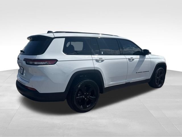 Used 2025 White Jeep Altitude X image 5