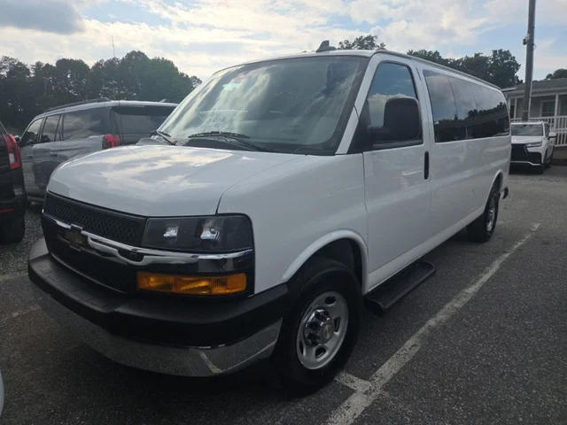 2025 Chevrolet Express 3500 LT