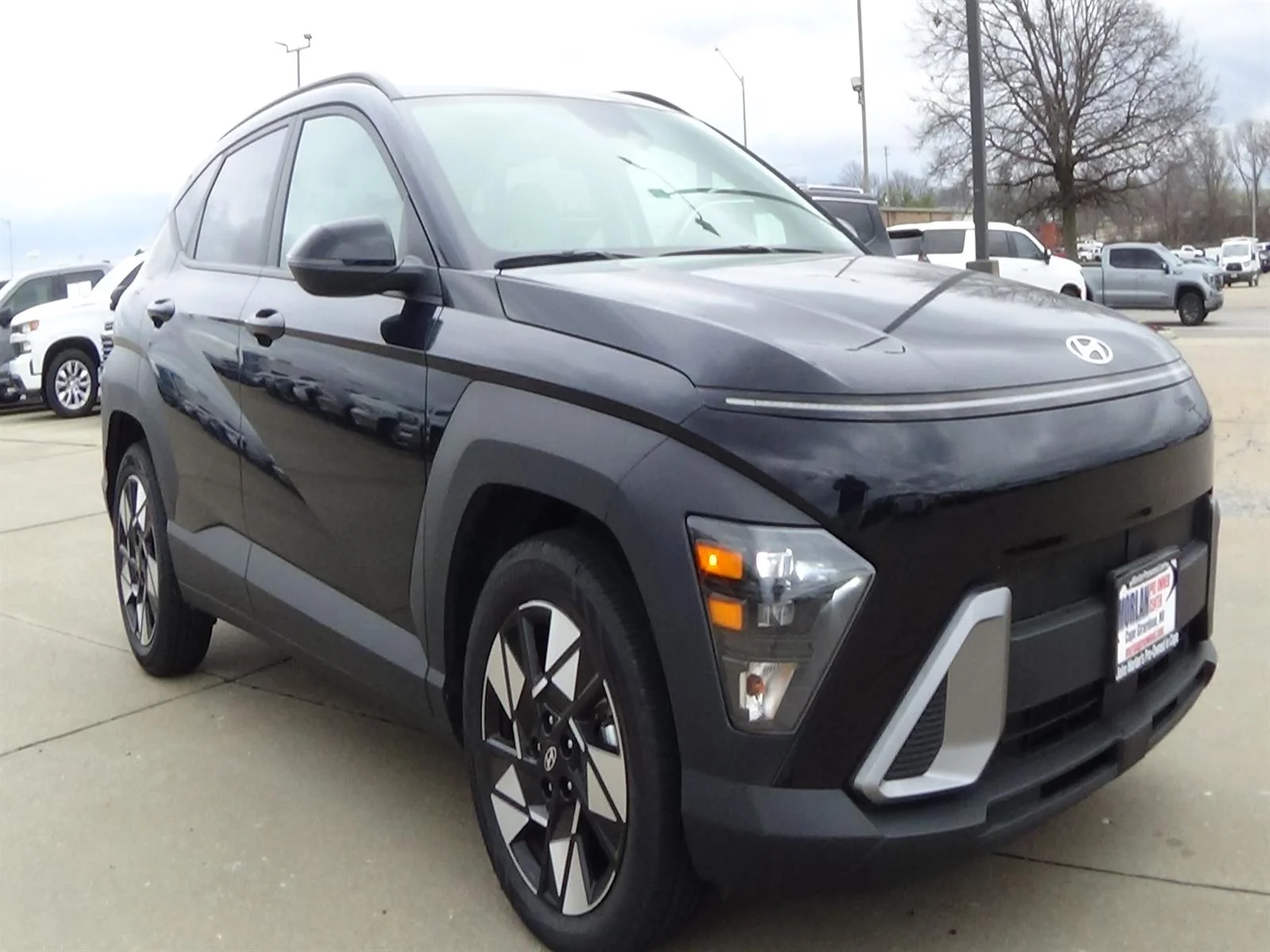 Used 2025 Abyss Black Pearl (a2b) Hyundai SEL image 4