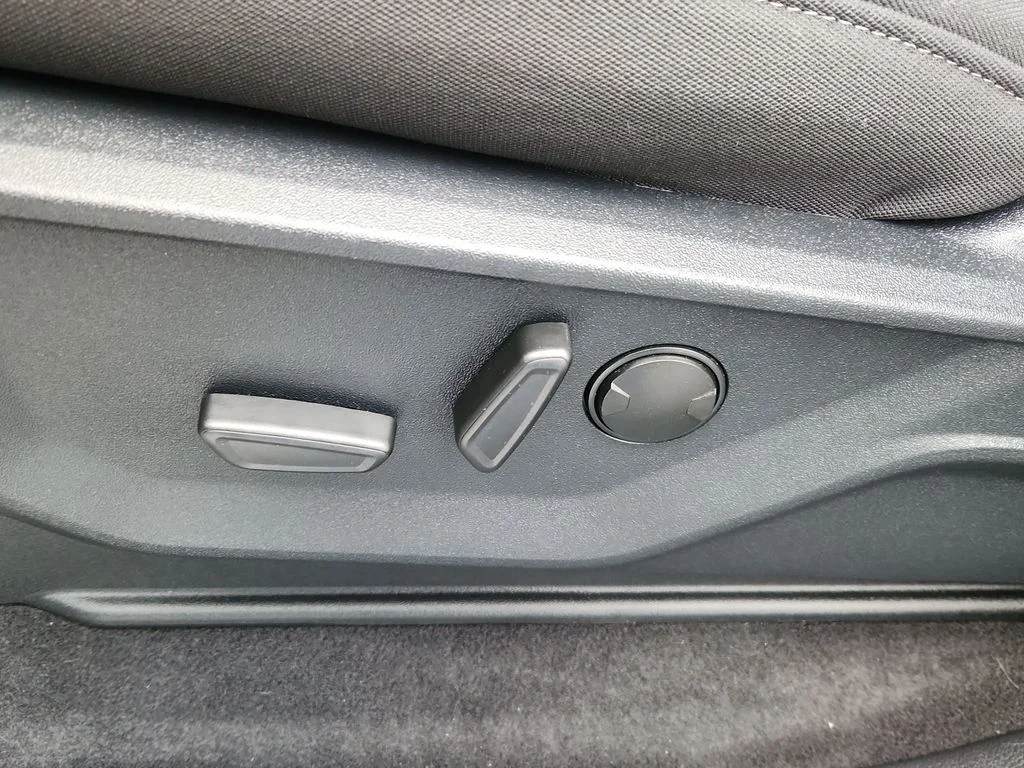Used 2023 White Ford XLT image 8