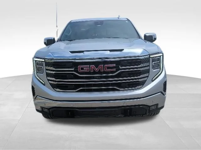 Used 2022 Silver GMC SLT image 8