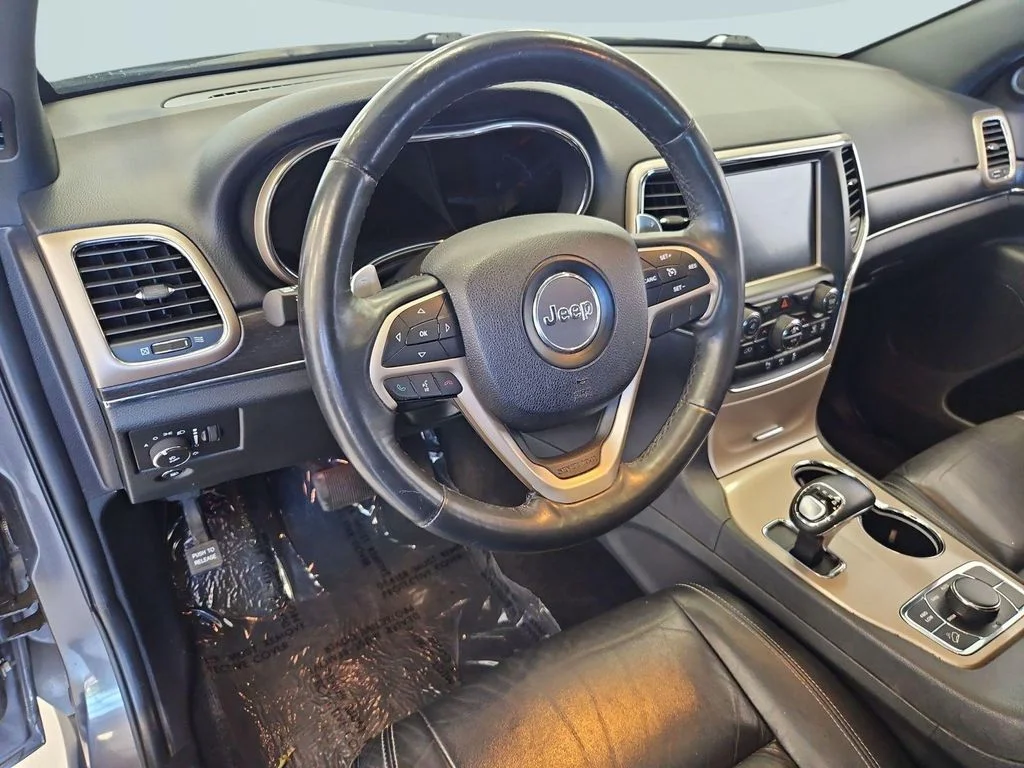 Used 2015 Granite Crystal Metallic Clearcoat Jeep Limited image 13