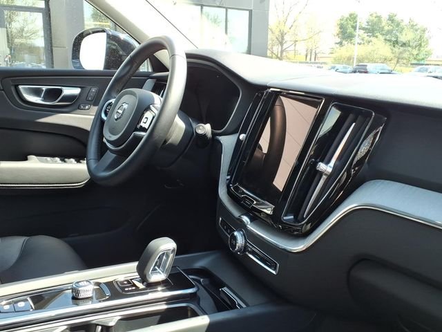 2025 Volvo XC60 Plus - Photo 26