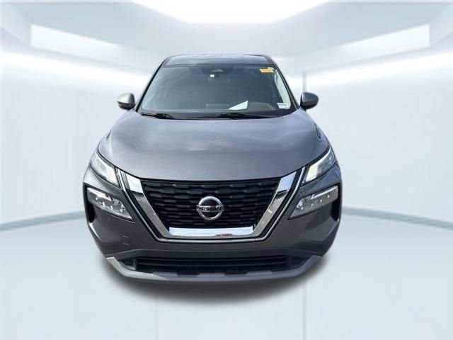 Used 2021 Gray Nissan SV image 2