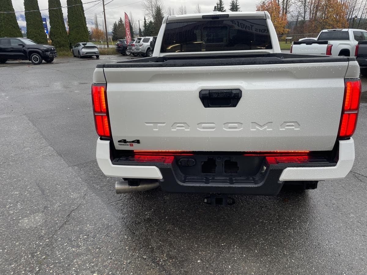 2025 Toyota Tacoma Base photo 3