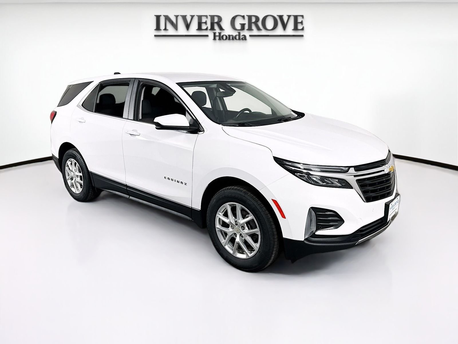 Used 2022 Summit White Chevrolet LT image 3