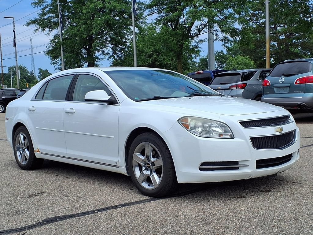 Used 2009 Summit White Chevrolet LT w/1LT image 3