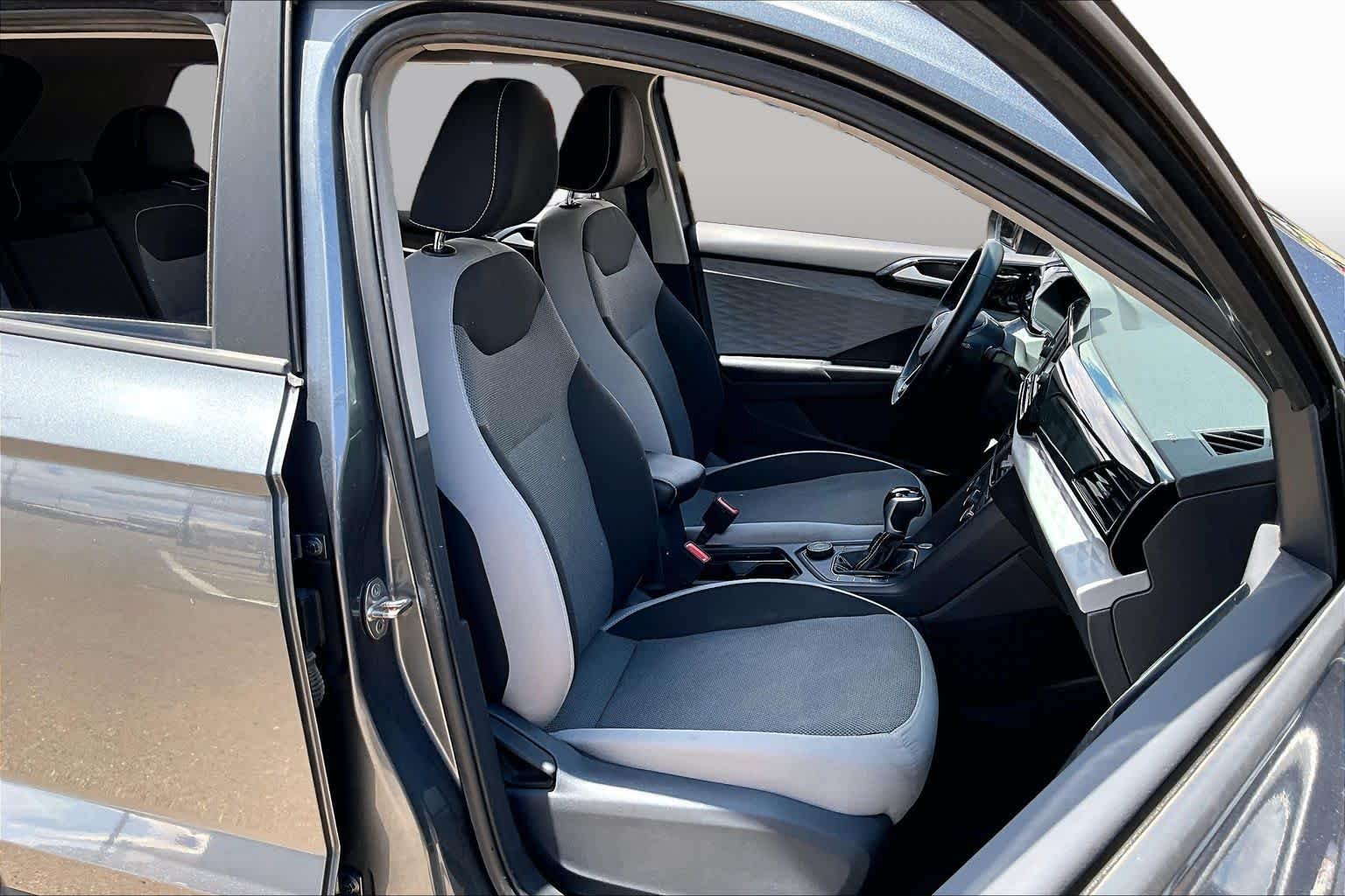 Used 2022 Platinum Gray Metallic Volkswagen S image 9