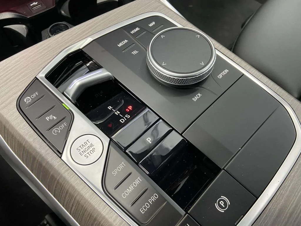 2025 BMW 3 Series 330i - Photo 26