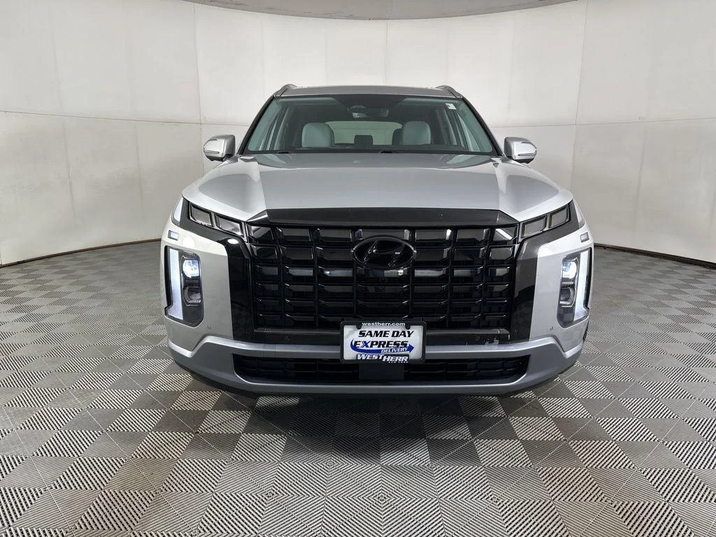Used 2023 Silver Hyundai SEL image 9