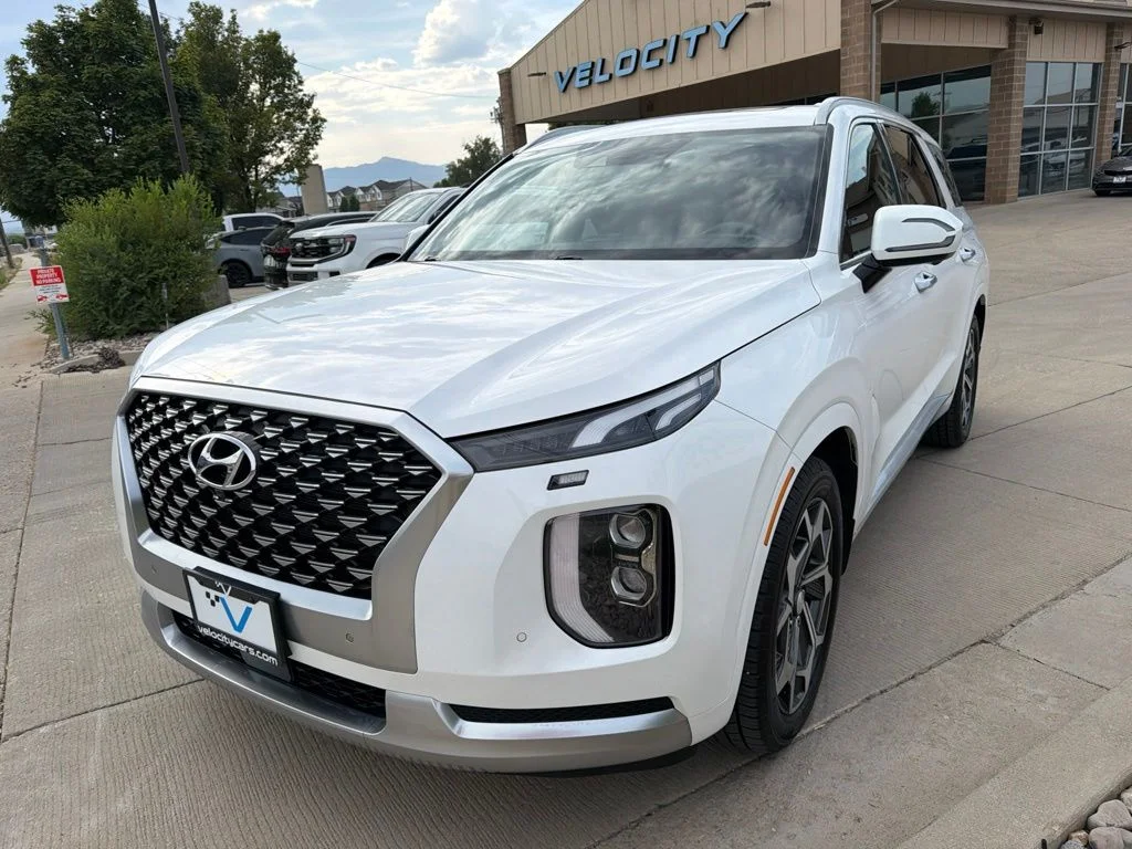 Used 2021 White Hyundai Calligraphy image 3